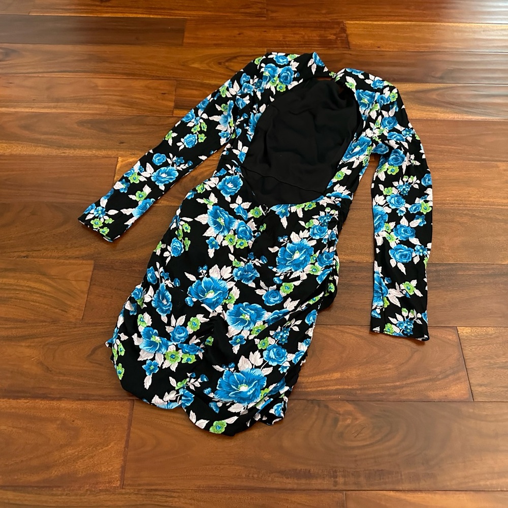 ZARA FLORAL BLACK & BLUE OPEN BACK LONG SLEEVE DRESS - Picture 5 of 6